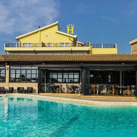 Hotel Villa Tirreno ตาร์กวิเนีย ภายนอก รูปภาพ