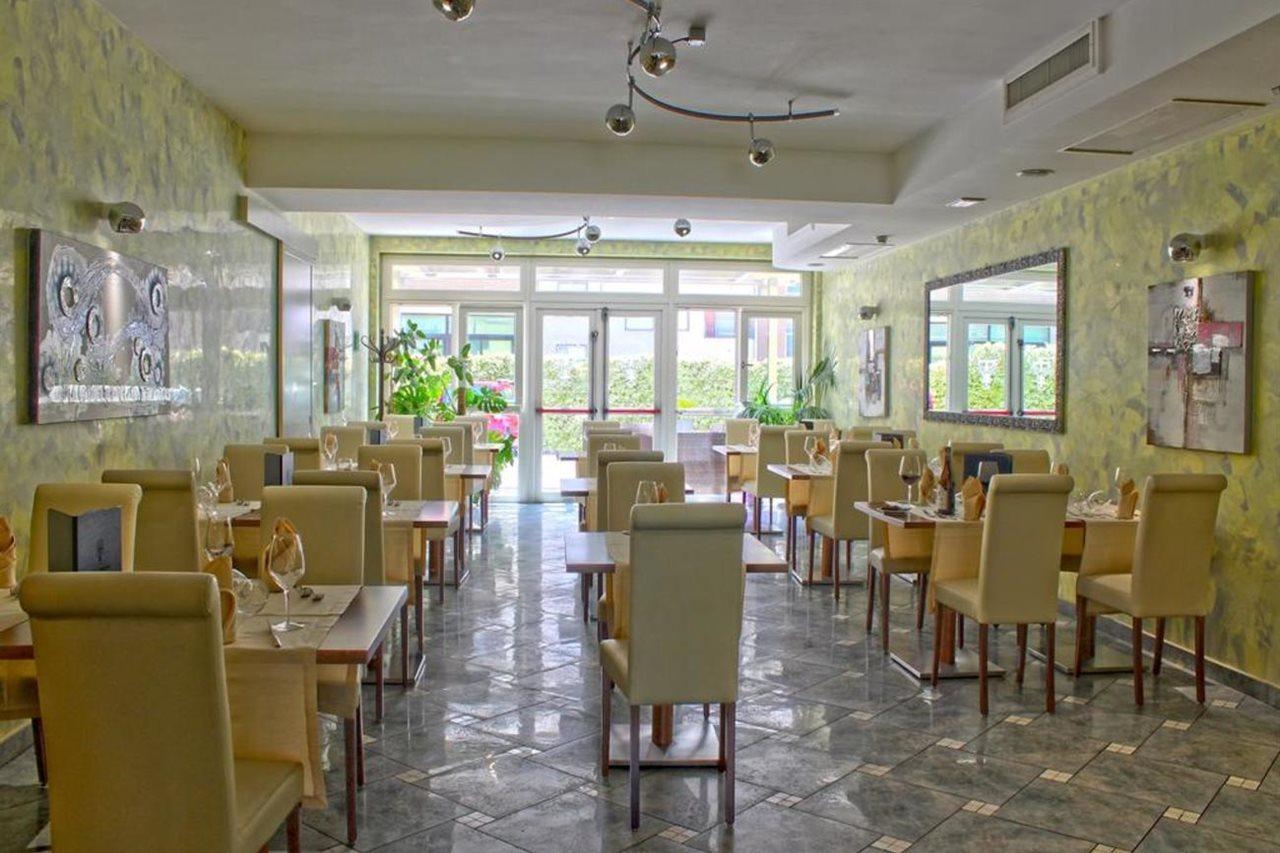 Hotel Villa Tirreno ตาร์กวิเนีย ภายนอก รูปภาพ