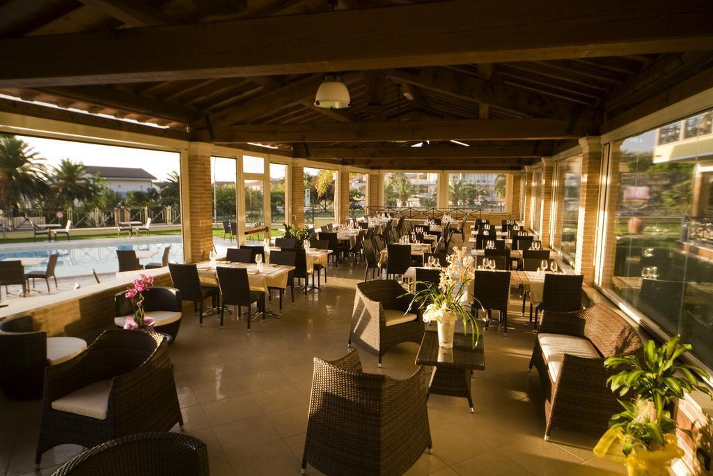 Hotel Villa Tirreno ตาร์กวิเนีย ภายนอก รูปภาพ