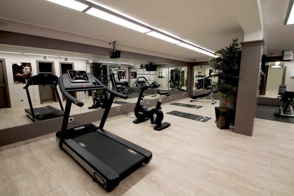 Hotel Villa Tirreno ตาร์กวิเนีย ภายนอก รูปภาพ
