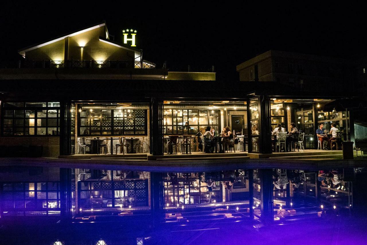 Hotel Villa Tirreno ตาร์กวิเนีย ภายนอก รูปภาพ